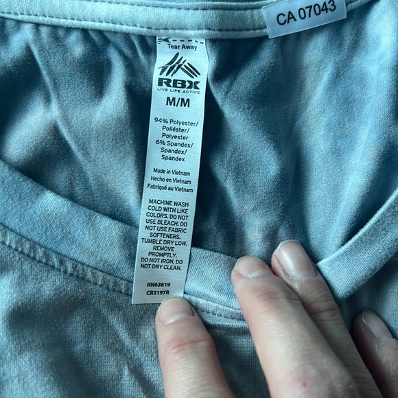 Set of 2 workout tops - Picture 3 of 4